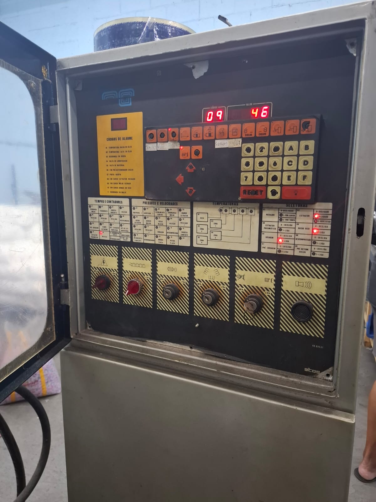 Injetora MG TPO 100 tons